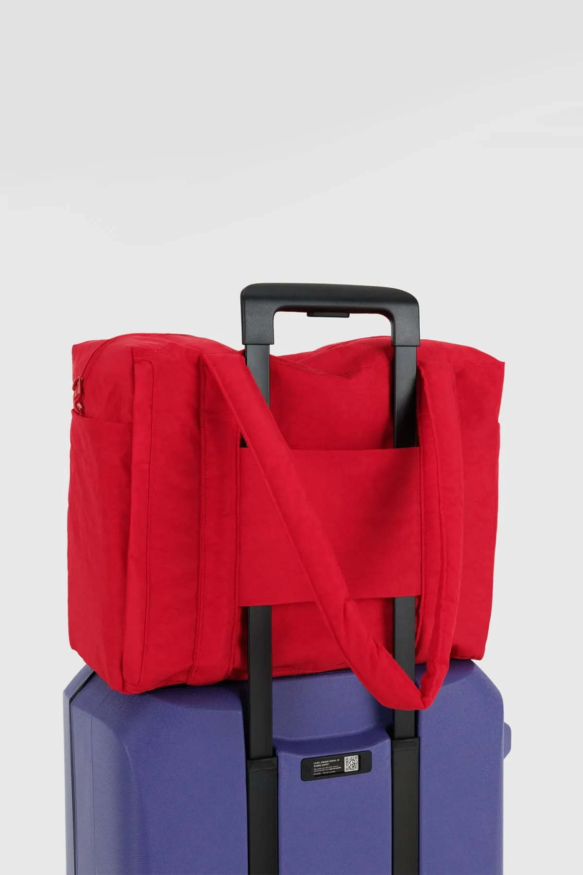 BAGGU Small Cloud Carry-On Candy Apple