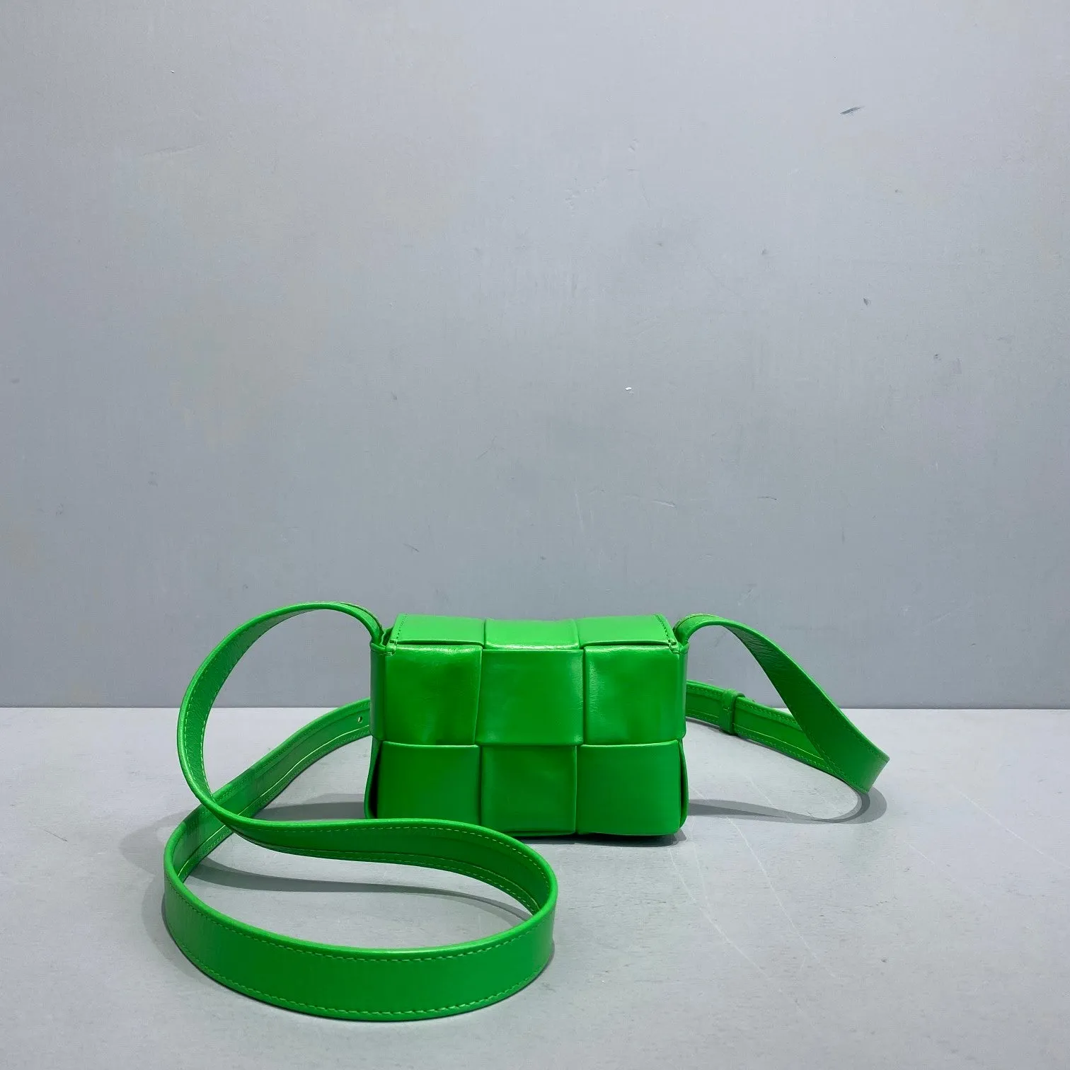 BV Candy Cassette Green, For Women, Bags 4.7in/12cm 667048VCQ723724