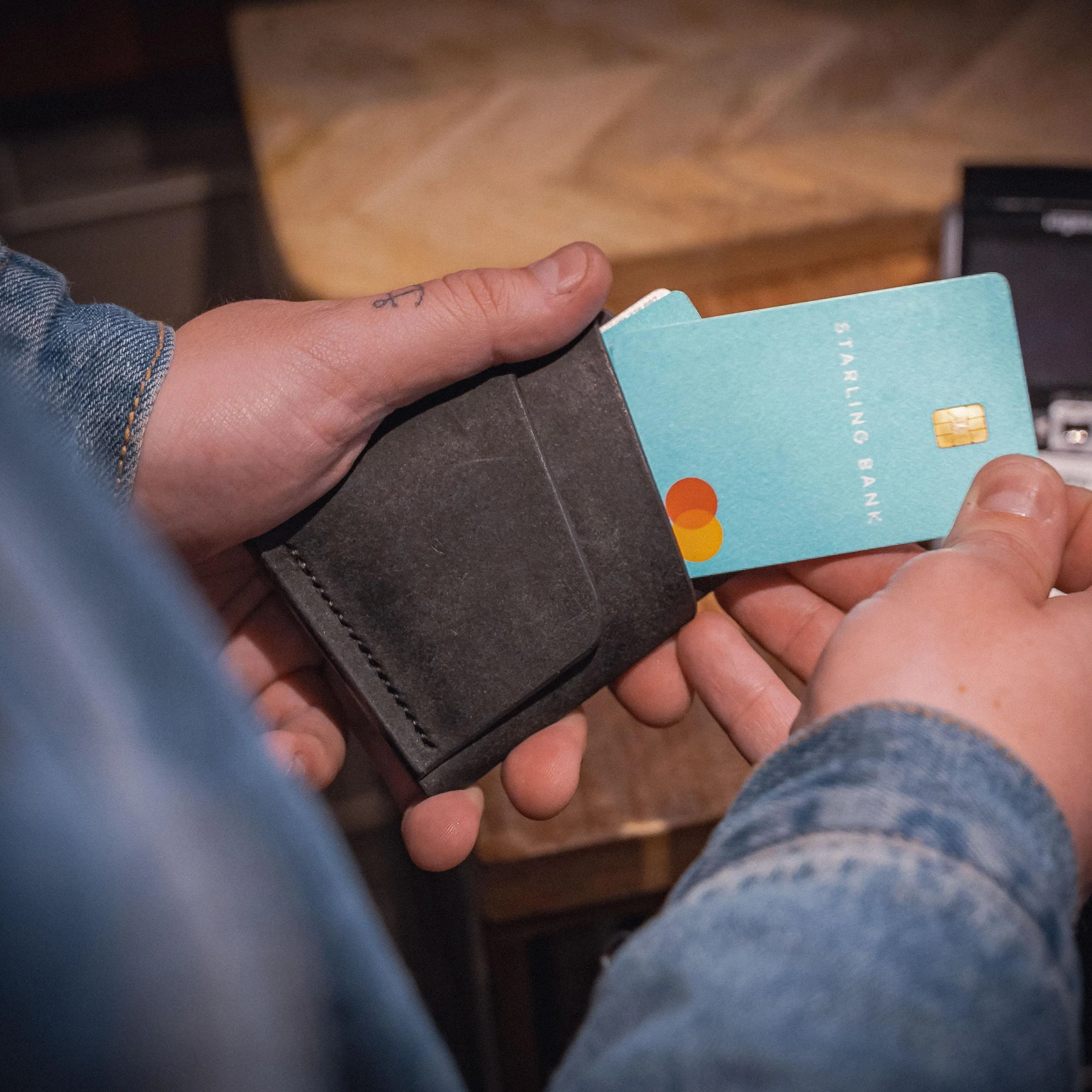 Pembrook 'Sleeve' Leather Cardholder - Nero