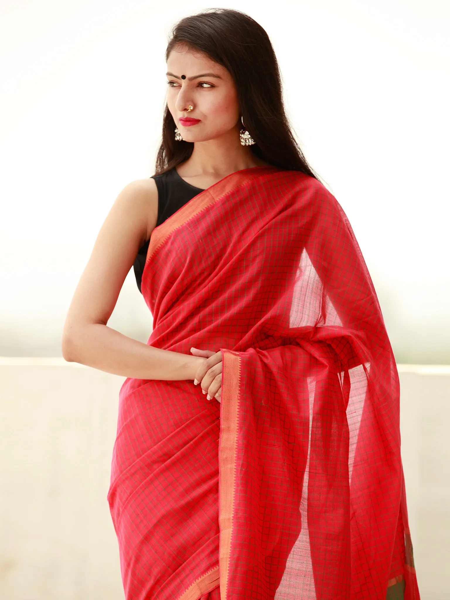 Red Green Handloom Mangalagiri Cotton Saree With Zari Border - S031703850