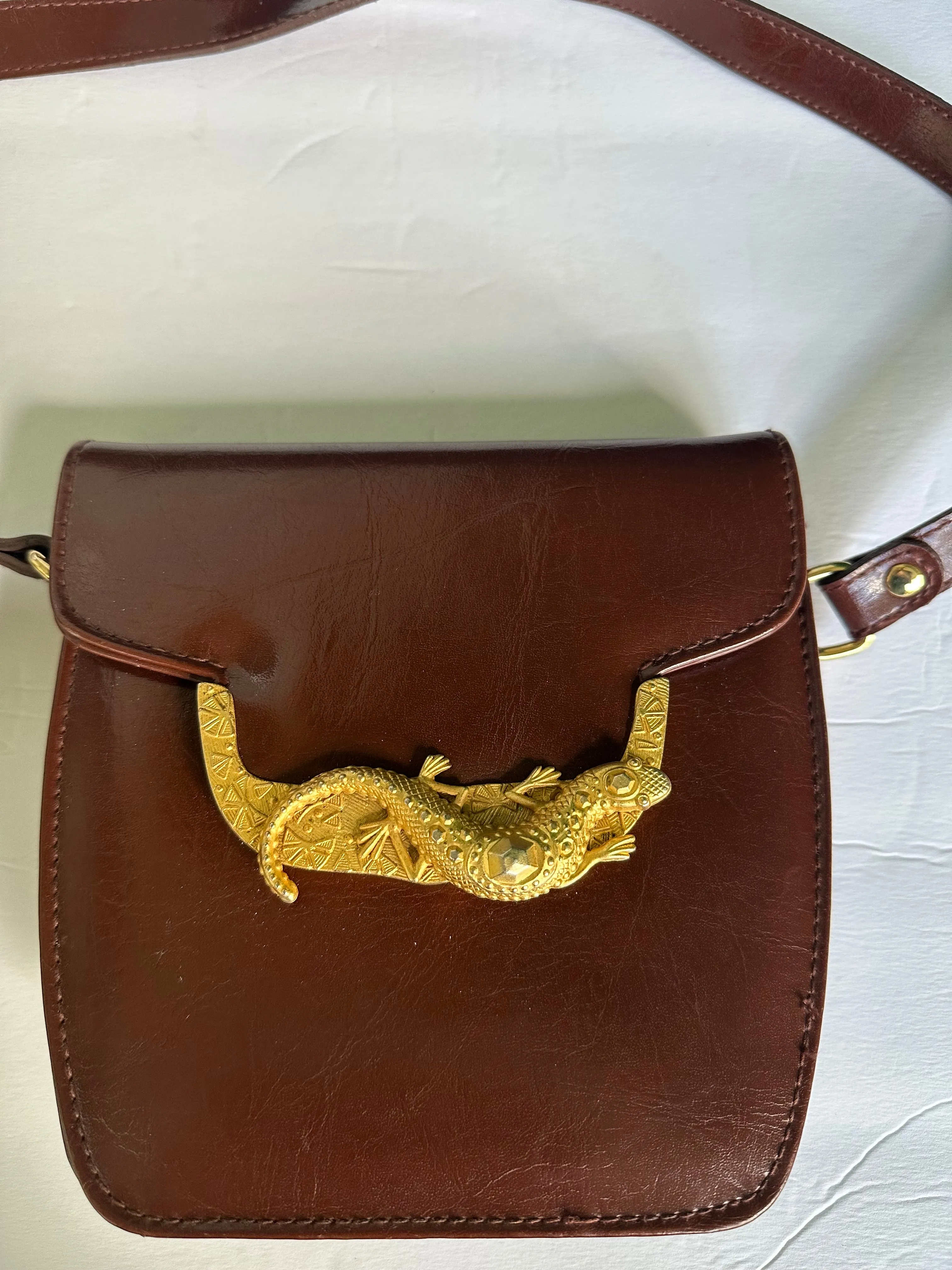 Vintage Gold metal Gecko Lizard Locket brown leather shoulder crossbody bag medallion hardware Handbag